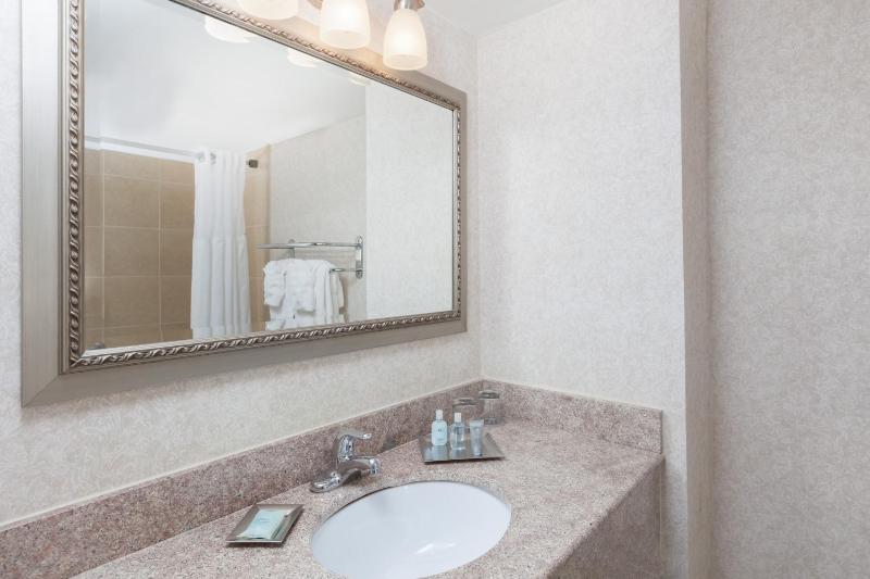 Wyndham Virginia Beach Oceanfront - image 5