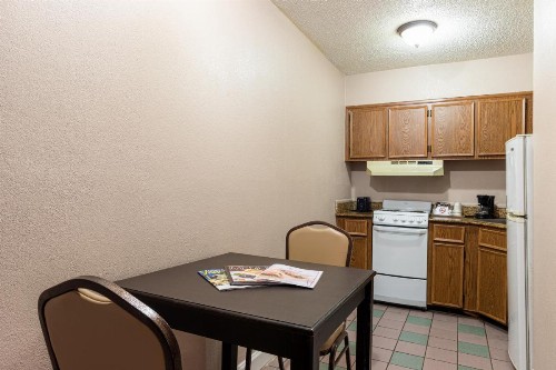 Sundial Inn - image 11
