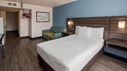 SureStay Hotel by Best Western Virginia Beach Royal Clipper - image 23