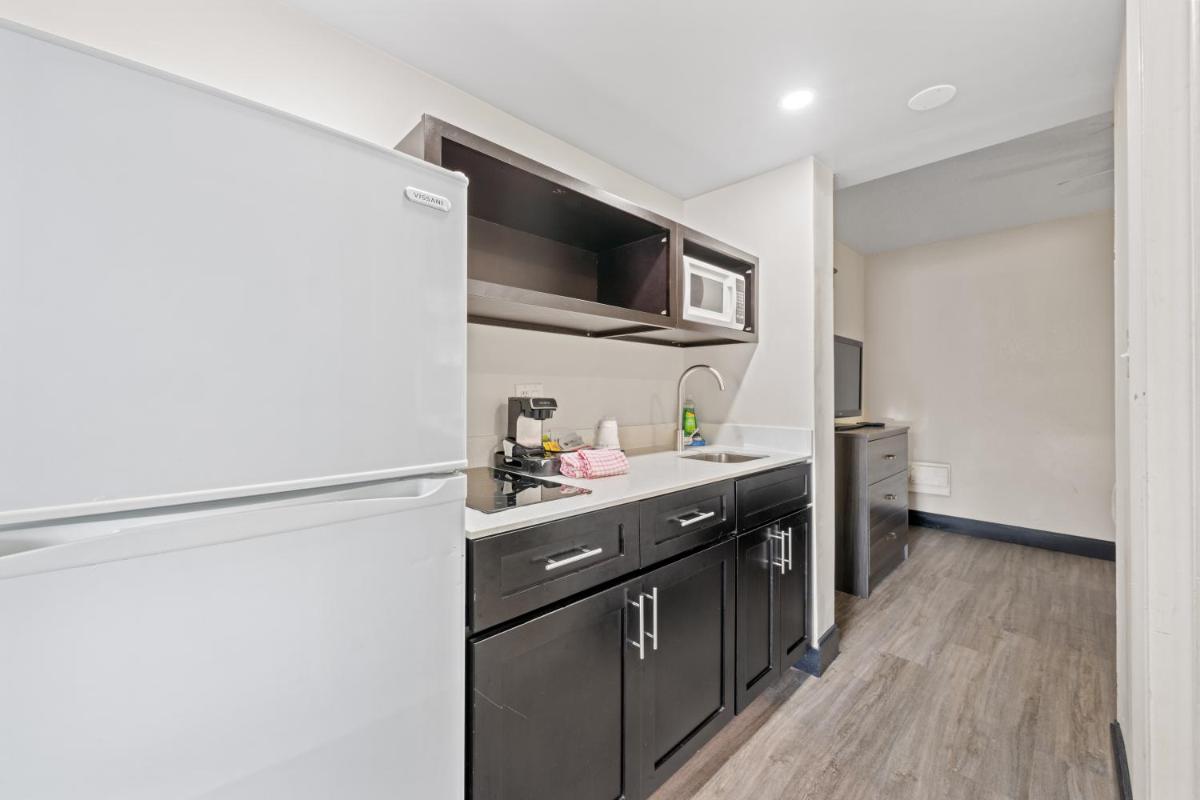 SureStay Hotel by Best Western Virginia Beach Royal Clipper - image 3