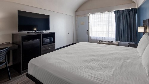 SureStay Hotel by Best Western Virginia Beach Royal Clipper - image 9
