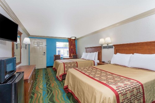 Days Inn by Wyndham Virginia Beach Town Center - image 10
