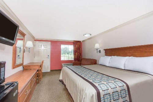 Days Inn by Wyndham Virginia Beach Town Center - image 16
