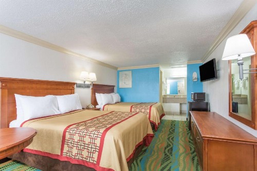 Days Inn by Wyndham Virginia Beach Town Center - image 17