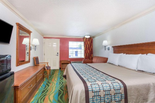 Days Inn by Wyndham Virginia Beach Town Center - image 7