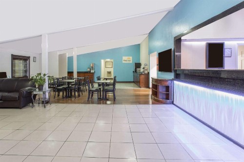 Days Inn by Wyndham Virginia Beach Town Center - image 9