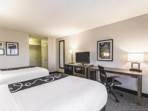 La Quinta by Wyndham Virginia Beach - image 11