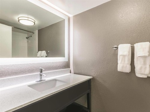 La Quinta by Wyndham Virginia Beach - image 14