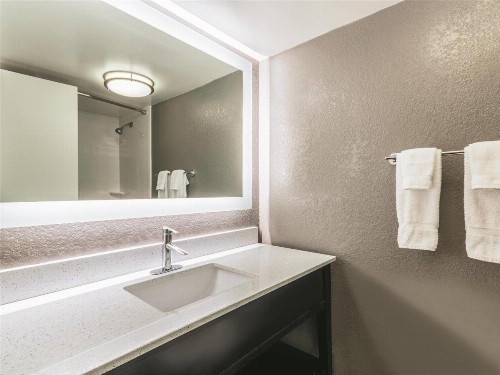 La Quinta by Wyndham Virginia Beach - image 16