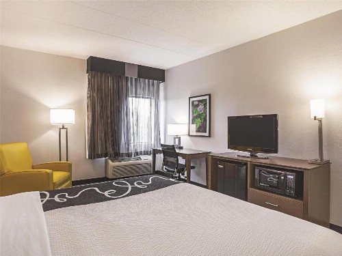 La Quinta by Wyndham Virginia Beach - image 6