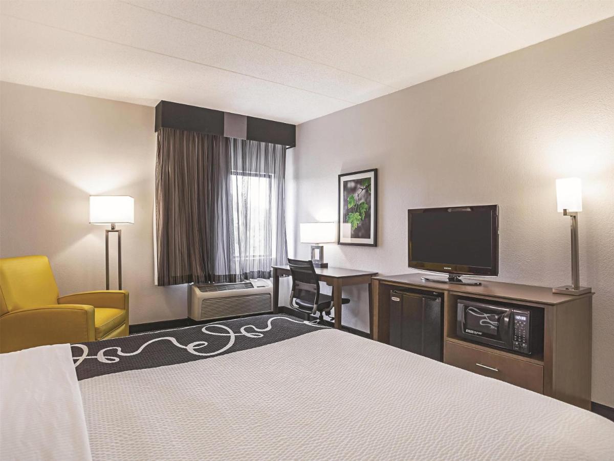 La Quinta by Wyndham Virginia Beach - image 6