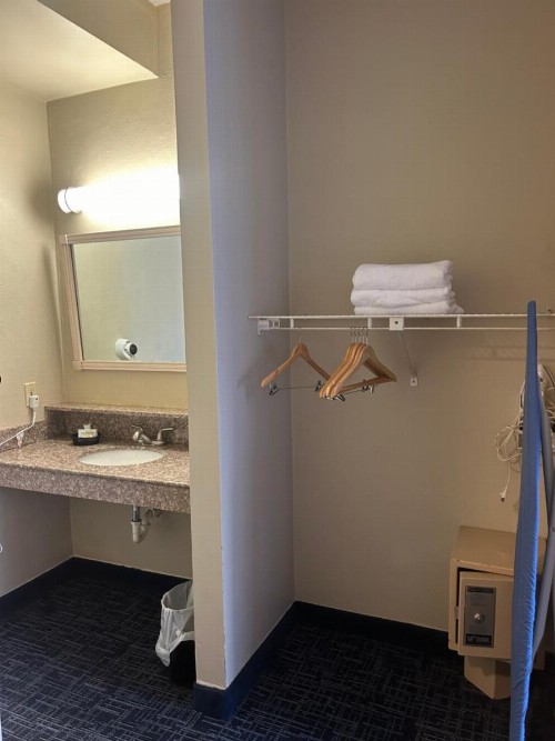 Days Inn by Wyndham Virginia Beach At The Beach - image 15