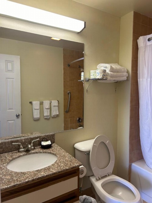Days Inn by Wyndham Virginia Beach At The Beach - image 2