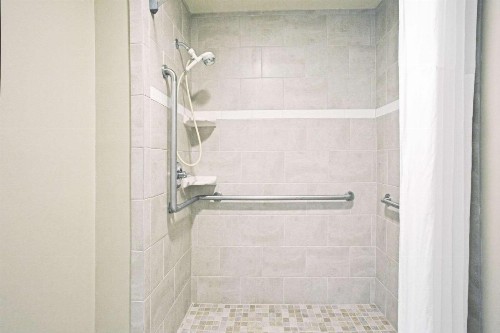Days Inn by Wyndham Virginia Beach At The Beach - image 29