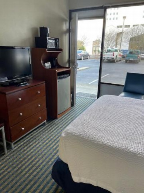 Days Inn by Wyndham Virginia Beach At The Beach - image 30