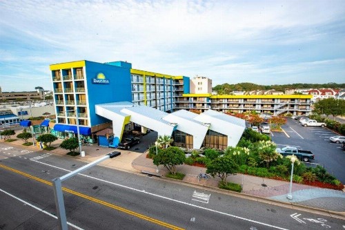 Days Inn by Wyndham Virginia Beach At The Beach - image 4