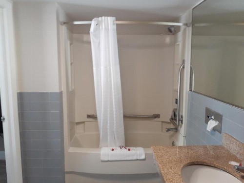 Travelodge by Wyndham Virginia Beach Bay Beach - image 4