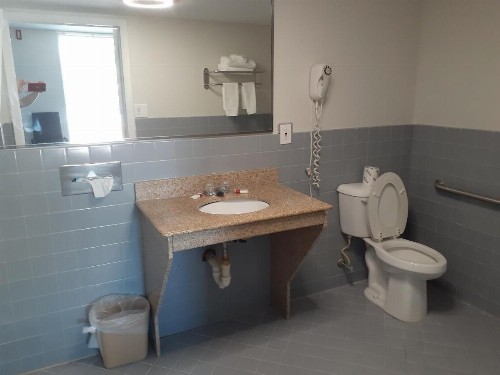 Travelodge by Wyndham Virginia Beach Bay Beach - image 5