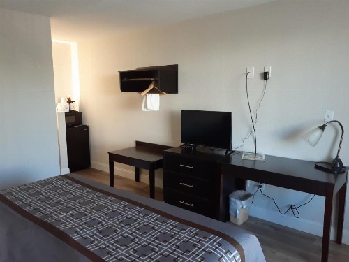 Travelodge by Wyndham Virginia Beach Bay Beach - image 7