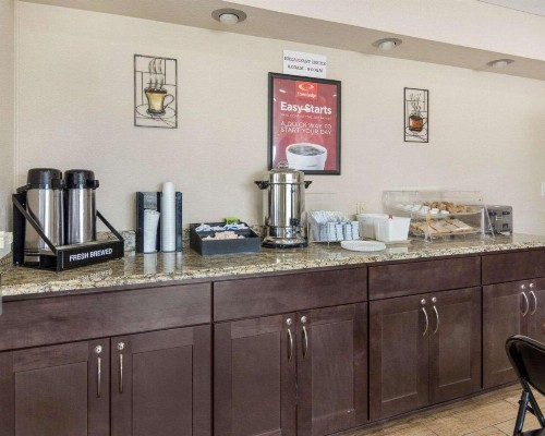 Econo Lodge Town Center - image 22