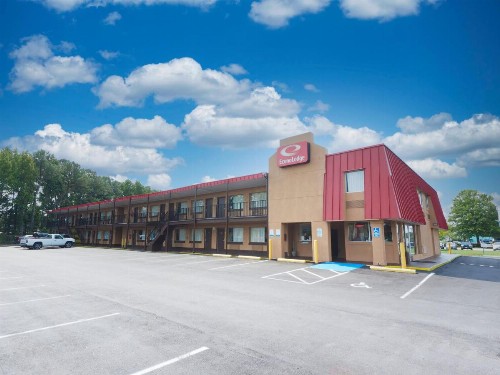 Econo Lodge Town Center - image 23