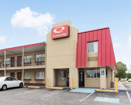 Econo Lodge Town Center - image 24