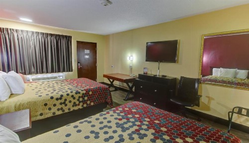 Econo Lodge Town Center - image 27