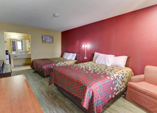 Econo Lodge Town Center - image 35