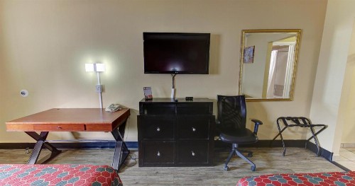 Econo Lodge Town Center - image 36