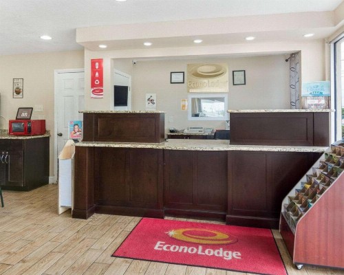 Econo Lodge Town Center - image 5