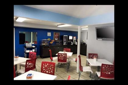 Econo Lodge Inn  Suites I 64  US 13 Virginia