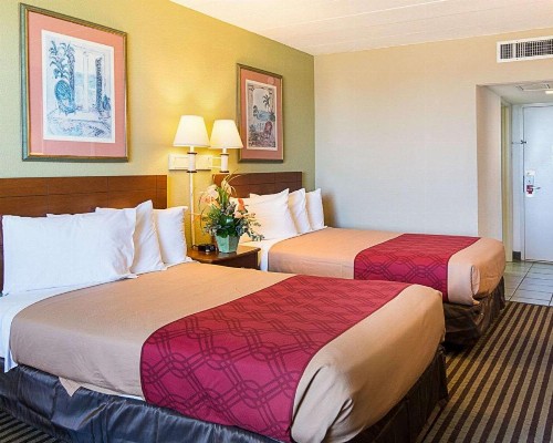 Econo Lodge Virginia Beach - image 10