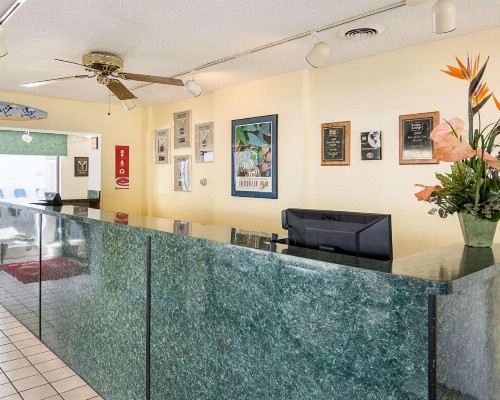 Econo Lodge Virginia Beach - image 6