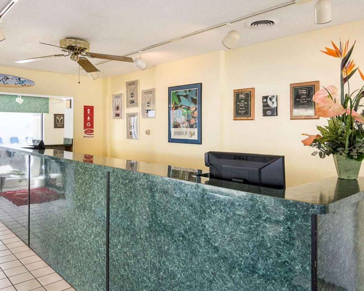 Econo Lodge Virginia Beach - image 6