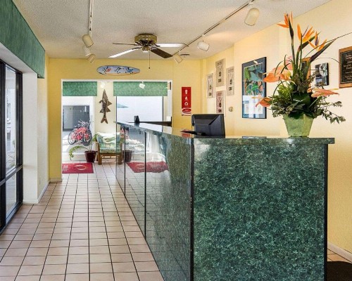 Econo Lodge Virginia Beach - image 7