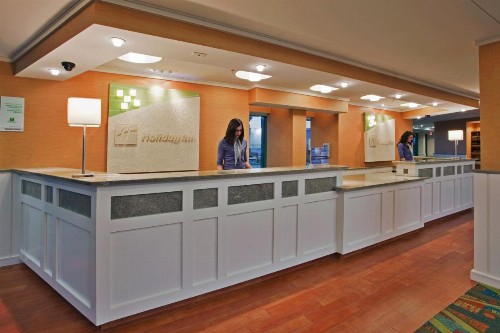 Holiday Inn & Suites North Beach Hotel an IHG Hotel - image 9