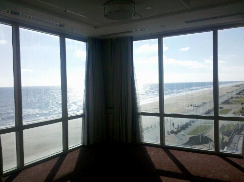 Holiday Inn & Suites North Beach Hotel an IHG Hotel - image 12