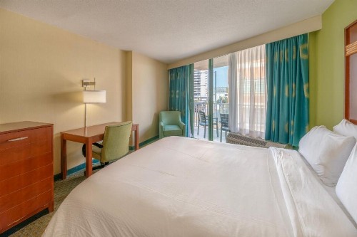 Holiday Inn & Suites North Beach Hotel an IHG Hotel - image 21