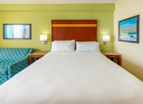 Holiday Inn & Suites North Beach Hotel an IHG Hotel - image 23