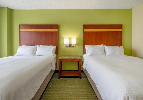 Holiday Inn & Suites North Beach Hotel an IHG Hotel - image 29