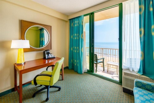 Holiday Inn & Suites North Beach Hotel an IHG Hotel - image 45