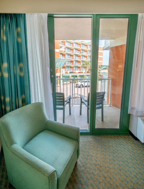 Holiday Inn & Suites North Beach Hotel an IHG Hotel - image 46