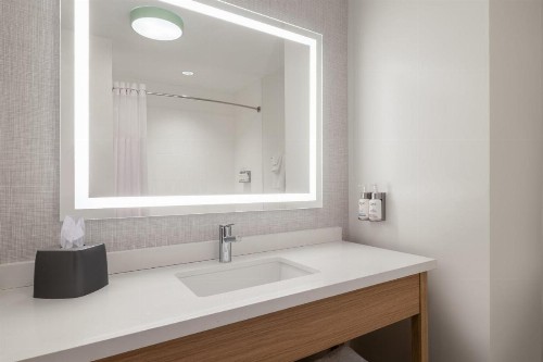 Ocean Reef Suites - image 19
