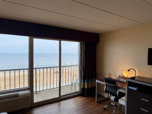 Travelodge by Wyndham Suites Virginia Beach Oceanfront - image 11