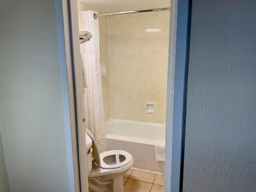Travelodge by Wyndham Suites Virginia Beach Oceanfront - image 19