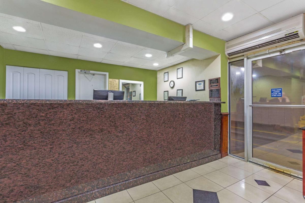 Travelodge by Wyndham Suites Virginia Beach Oceanfront - image 2