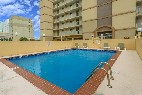 Travelodge by Wyndham Suites Virginia Beach Oceanfront - image 3