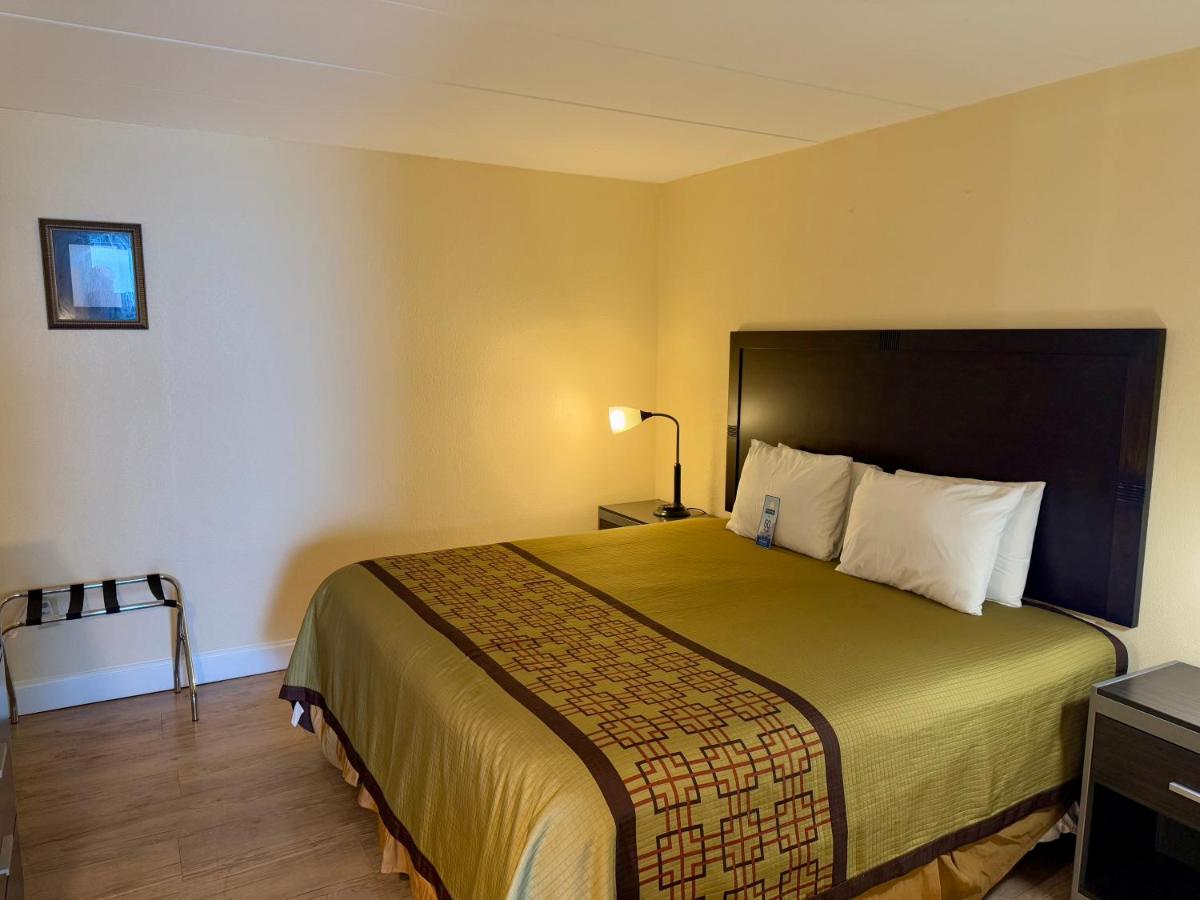 Travelodge by Wyndham Suites Virginia Beach Oceanfront - image 4