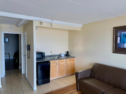 Travelodge by Wyndham Suites Virginia Beach Oceanfront - image 8