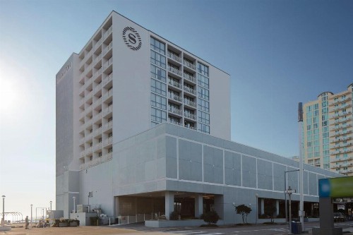 Sheraton Oceanfront Hotel - image 1